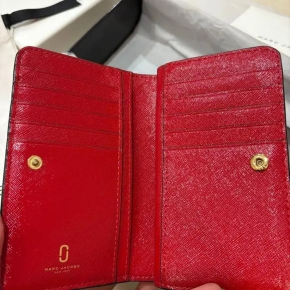 Marc Jacobs Snapshot Bifold Wallet – White/Red/Navy – EUC - Picture 6 of 8